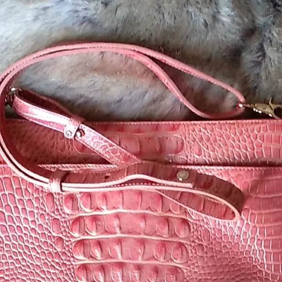 Brahmin Melbourne leather croc embossed cross-body handbag - Picture 6 of 10